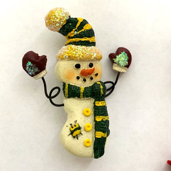 Lot of 7 Vintage Costume Jewelry Pieces - Christmas Pins, Earrings, Ring - Picture 3 of 11